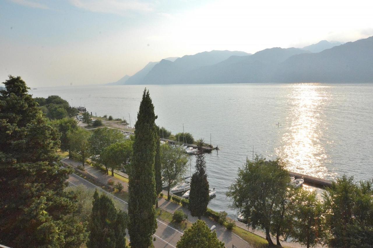 Apartment Windows On The Lake Μαλτσεζίνε Εξωτερικό φωτογραφία